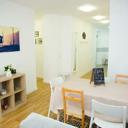 Enviable Location At Port - Walk To Marineta Casiana Apartment *