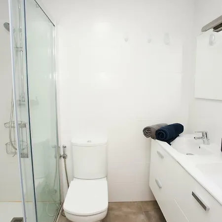 Apartment Enviable Location At Port - Walk To Marineta Casiana