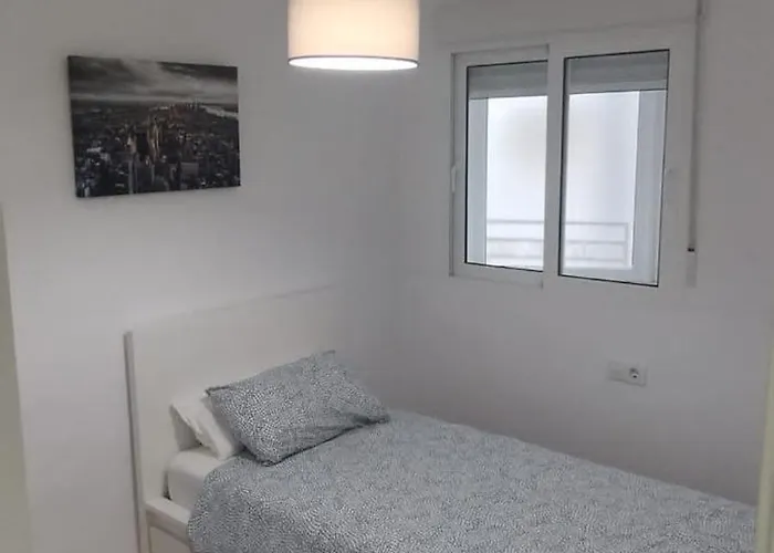 Enviable Location At Port - Walk To Marineta Casiana *