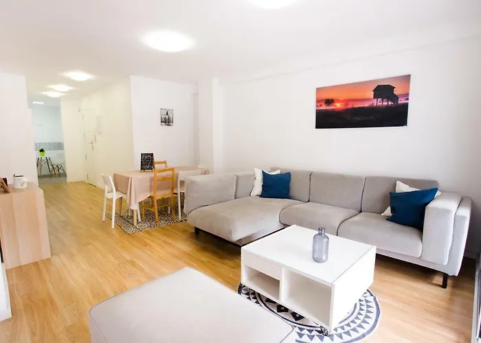 Enviable Location At Port - Walk To Marineta Casiana Appartamento