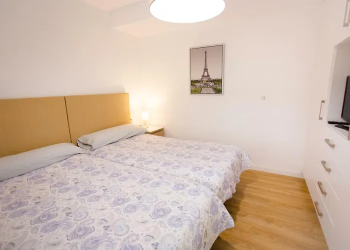 Enviable Location At Port - Walk To Marineta Casiana Appartement