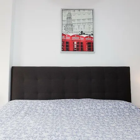 Apartment Enviable Location At Port - Walk To Marineta Casiana