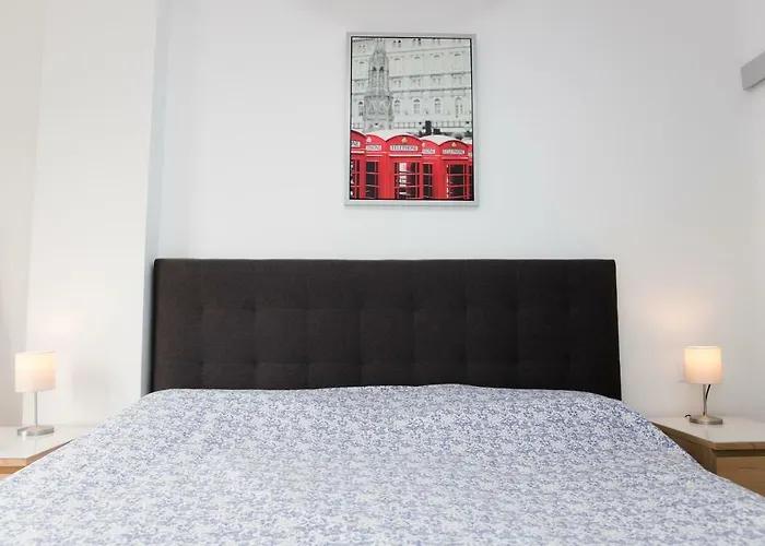 Apartment Enviable Location At Port - Walk To Marineta Casiana